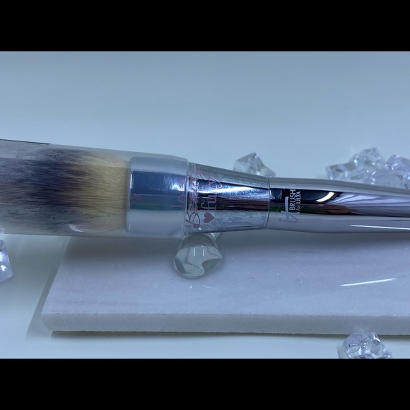 🌺 It Complexion Powder #225 - Picture 3 of 10